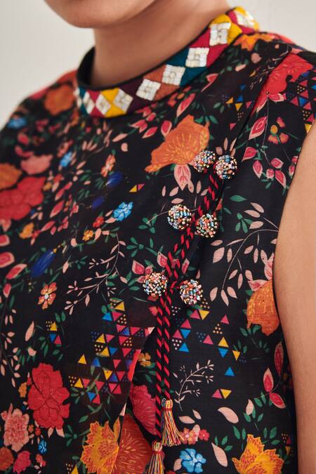 Buy_SHASHA GABA_Black Chanderi Sequins, Embroidery Turtle Neck Asymmetric Kurta And Pant Set _Online_at_Aza_Fashions