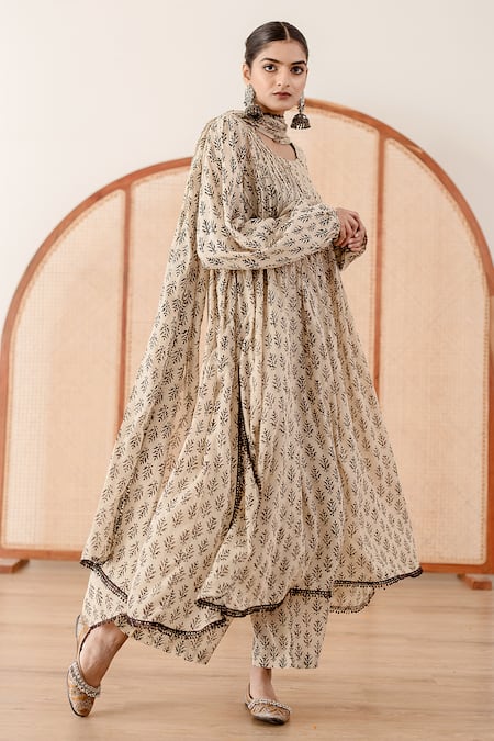 Gulabo Jaipur_Off White Cotton Embroidery Round Neck Abaya Floral Print Anarkali Pant Set _Online_at_Aza_Fashions