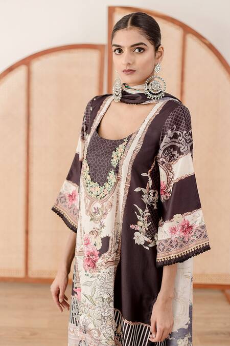 Buy Gulabo Jaipur Black Muslin Lace Scoop Neck Zara Geometric And Floral Print Kurta Pant Set Online at Aza Fashions Buy_Gulabo Jaipur_Black Muslin Lace Scoop Neck Zara Geometric And Floral Print Kurta Pant Set_Online_at_Aza_Fashions