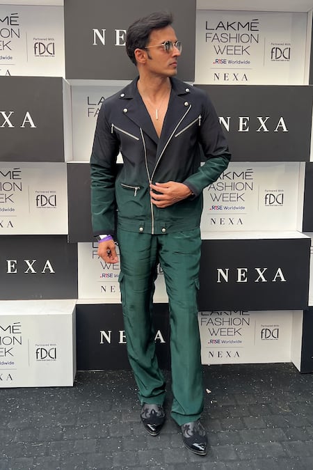 Nirmooha_Emerald Green Crepe Solid Baggy Pant _Online_at_Aza_Fashions