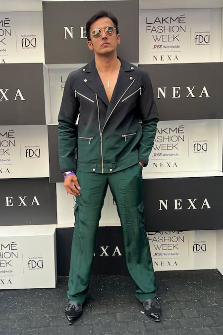 Buy_Nirmooha_Emerald Green Crepe Solid Baggy Pant _Online_at_Aza_Fashions