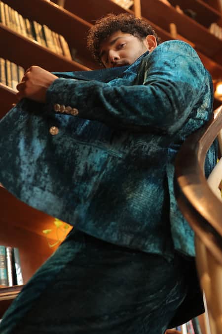 Buy_Nirmooha_Blue Velvet Blotch Print Blazer 