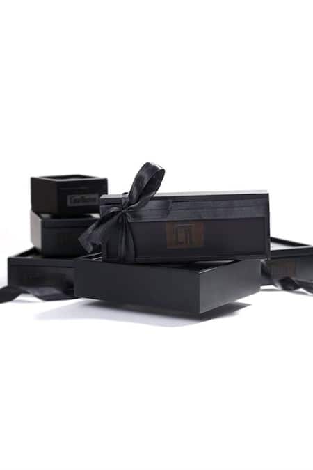 Shop Cosa Nostraa Gold Cut Work Star Carved Buttons - Set Of 7 Online at Aza Fashions Shop_Cosa Nostraa_Gold Cut Work Star Carved Buttons - Set Of 7 _Online_at_Aza_Fashions