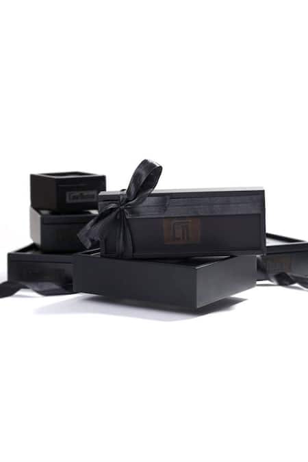 Shop Cosa Nostraa Gold Regal Defenders Carved Buttons - Set Of 7 Online at Aza Fashions Shop_Cosa Nostraa_Gold Regal Defenders Carved Buttons - Set Of 7 _Online_at_Aza_Fashions