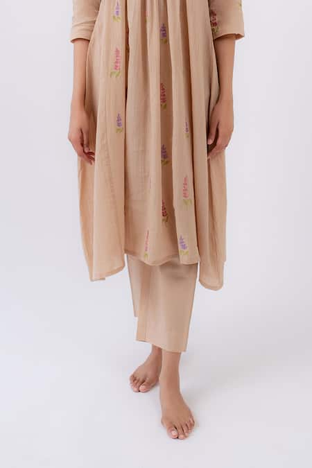 Buy_Avaasya Jaipur_Brown Cotton Embroidery Split V-neck Floral Kurta And Pant Set _Online_at_Aza_Fashions