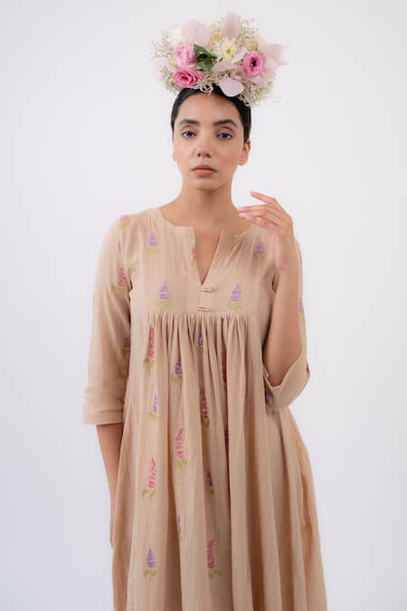 Avaasya Jaipur_Brown Cotton Embroidery Split V-neck Floral Kurta And Pant Set _at_Aza_Fashions