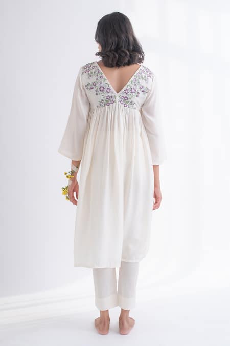 Avaasya Jaipur Embroidered Muslin Kurta Pant Set 