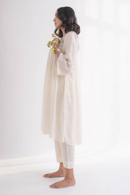 Shop_Avaasya Jaipur_Ivory Muslin, Cotton Embroidery Split V-neck Kurta Pant Set _Online_at_Aza_Fashions