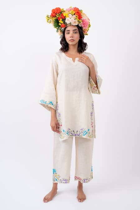 Avaasya Jaipur Linen Floral Embroidered Kurta & Pant Set 