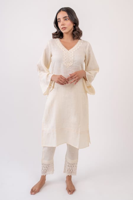 Avaasya Jaipur_Ivory Linen Lace V-neck Crochet Kurta And Pant Set _Online_at_Aza_Fashions