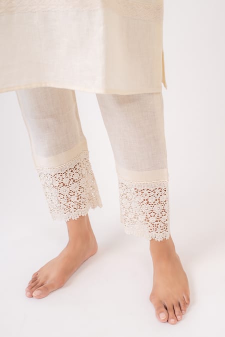 Buy_Avaasya Jaipur_Ivory Linen Lace V-neck Crochet Kurta And Pant Set _Online_at_Aza_Fashions