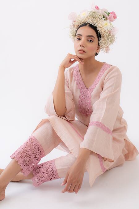 Avaasya Jaipur_Pink Linen Lace V-neck Crochet Kurta And Pant Set _at_Aza_Fashions