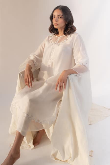 Avaasya Jaipur_Ivory Silk Embroidery Split V-neck Upada Kurta And Pant Set _at_Aza_Fashions