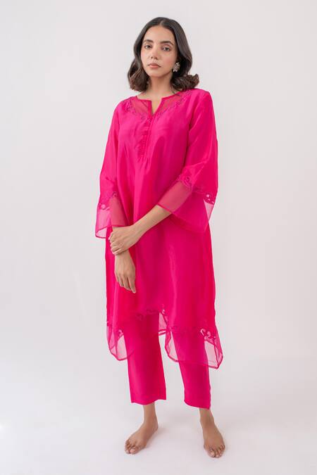 Avaasya Jaipur_Pink Upada Silk Embroidered Applique Notched Kurta And Pant Set  _Online_at_Aza_Fashions