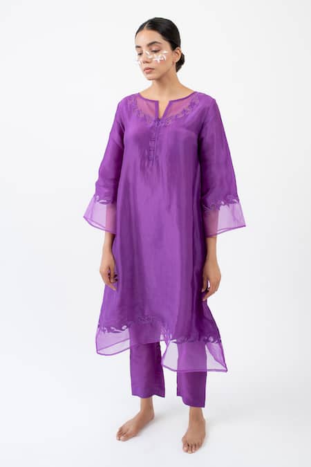 Avaasya Jaipur_Purple Silk Embroidery Split V-neck Upada Appliqued Kurta And Pant Set _Online_at_Aza_Fashions