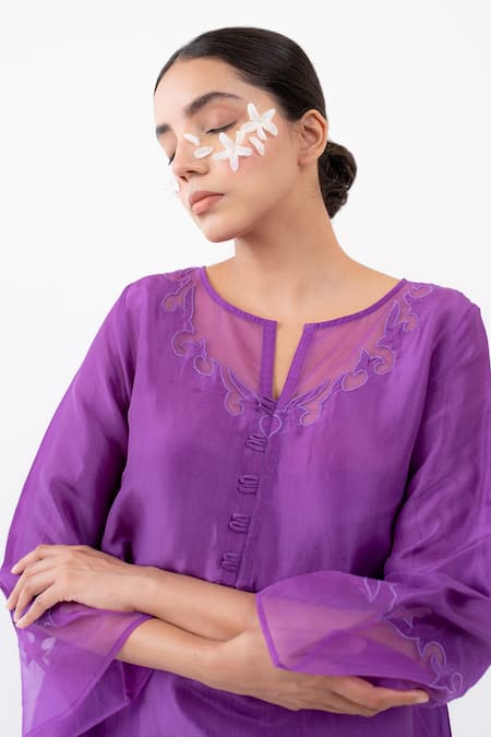 Avaasya Jaipur_Purple Silk Embroidery Split V-neck Upada Appliqued Kurta And Pant Set _at_Aza_Fashions