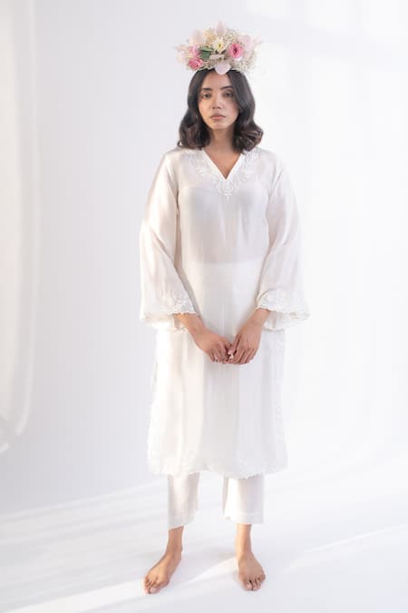 Shop_Avaasya Jaipur_Ivory Silk Embroidery V-neck Cut-work Kurta And Pant Set _Online_at_Aza_Fashions