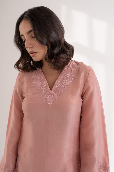 Shop_Avaasya Jaipur_Pink Silk Embroidery V-neck Resham Kurta And Pant Set _Online_at_Aza_Fashions
