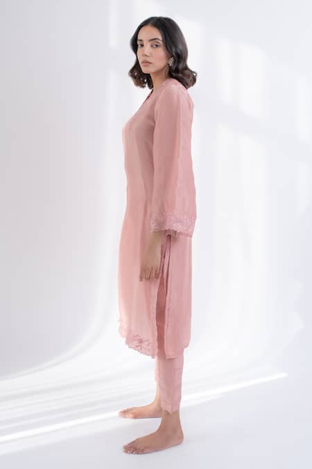 Avaasya Jaipur_Pink Silk Embroidery V-neck Resham Kurta And Pant Set _at_Aza_Fashions