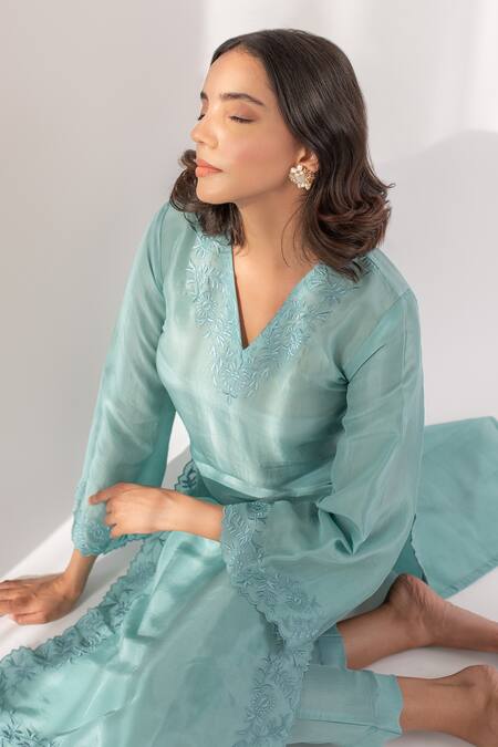 Avaasya Jaipur_Blue Silk Embroidery V-neck Upada Kurta And Pant Set _at_Aza_Fashions