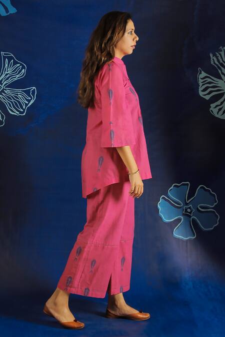 Ibai Pink Handloom Cotton Mandarin Collar Fish Woven Top Online at Aza Fashions Ibai_Pink Handloom Cotton Mandarin Collar Fish Woven Top _Online_at_Aza_Fashions