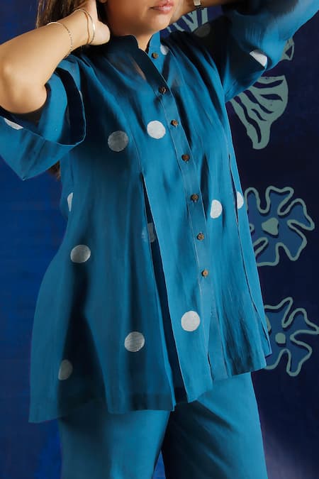 Buy_Ibai_Blue Handloom Cotton Mandarin Collar Box Pleat Woven Top _Online_at_Aza_Fashions