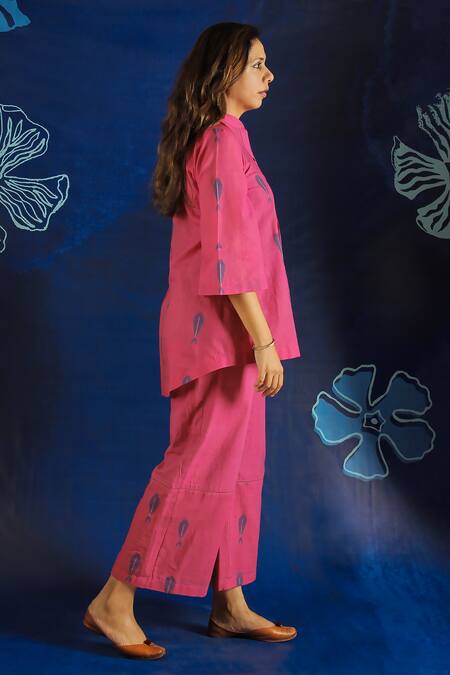 Ibai_Pink Handwoven Jamdani And Muslin Fish Pattern Pant_Online_at_Aza_Fashions