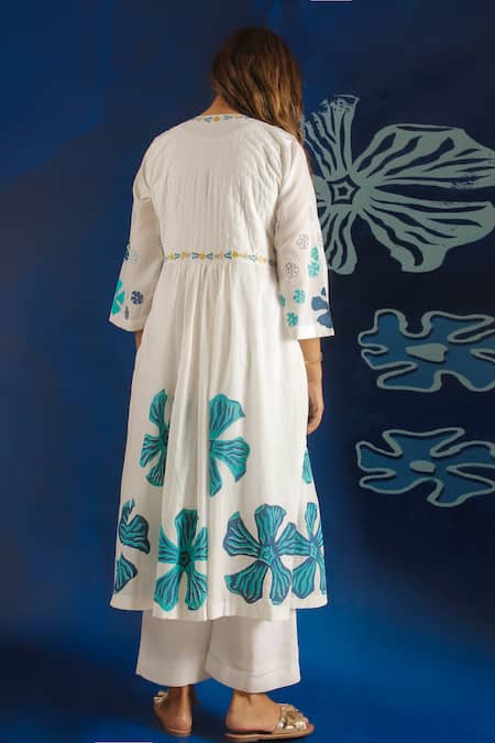 Ibai Placed Floral Embroidered Overlay Jacket 