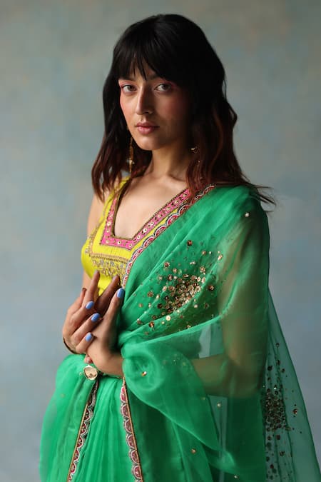 Buy_Rajiramniq_Green Silk Hand Embroidery Sequin Cluster Saree With Unstitched Blouse Fabric _Online_at_Aza_Fashions
