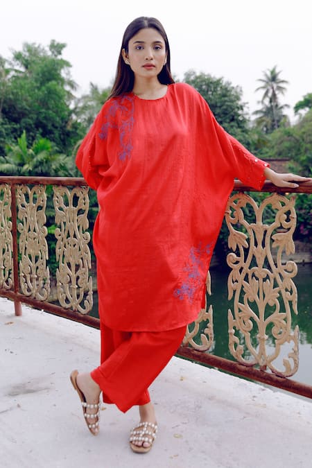 Kavya Singh Kundu Emma Handwoven Mulberry Silk Tunic With Pant 