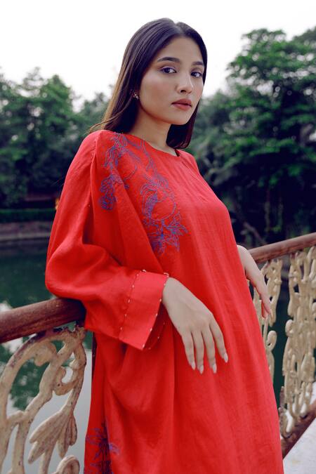 Kavya Singh Kundu_Red Handloom Cotton, Silk Beads Round Emma Handwoven Mulberry Tunic With Pant _Online_at_Aza_Fashions