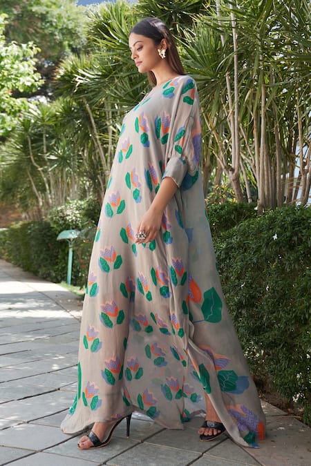 Shop_Affroz_Grey Georgette V-neck Floral Print Kaftan _Online_at_Aza_Fashions