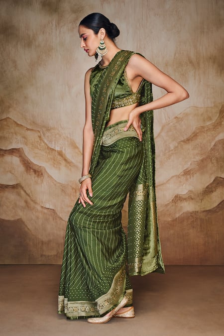 Buy Label Varsha Green Viscose, Velvet Boat Neck Stripe Woven Saree With Blouse Online at Aza Fashions Buy_Label Varsha_Green Viscose, Velvet Boat Neck Stripe Woven Saree With Blouse_Online_at_Aza_Fashions