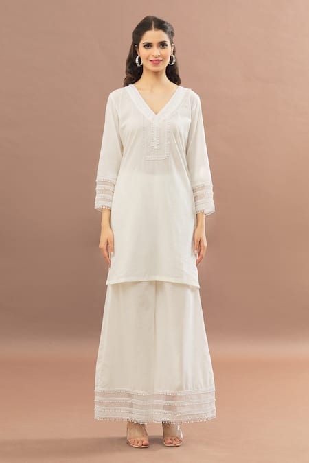 Buy_Kalakaari By Sagarika_White Cotton Lace V-neck Straight Cut Work Border Kurta With Palazzo _Online_at_Aza_Fashions