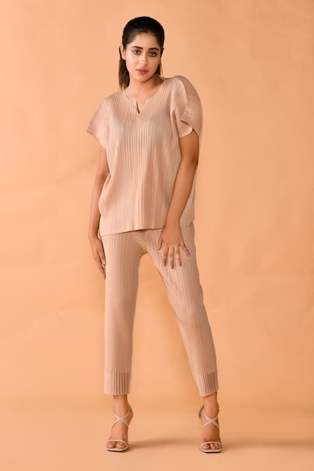 Crimp Beige 100% Polyester Embroidery Cord Vertical Pleated Top And Pant Set 