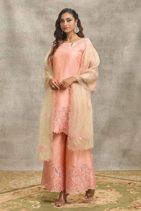Surabhi Arya_Peach Silk, Organza, Chanderi Embroidery, Cut Kurta Set With Light Green Dupatta _Online_at_Aza_Fashions