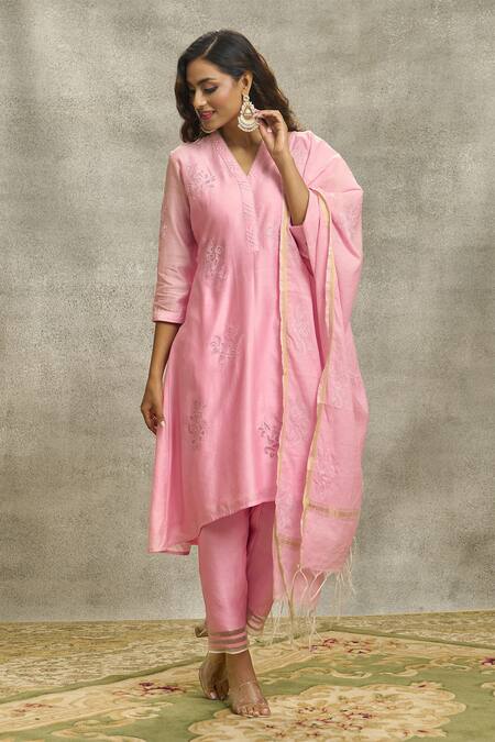 Surabhi Arya_Pink Silk, Chanderi Embroidery V-neck A-line Kurta Palazzo Set _Online_at_Aza_Fashions