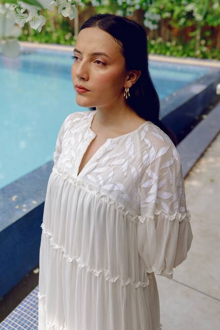 Buy_Kavya Singh Kundu_White Handloom Cotton Applique, Embroidery Round Tonya Handwoven Mulmul Dress _Online_at_Aza_Fashions