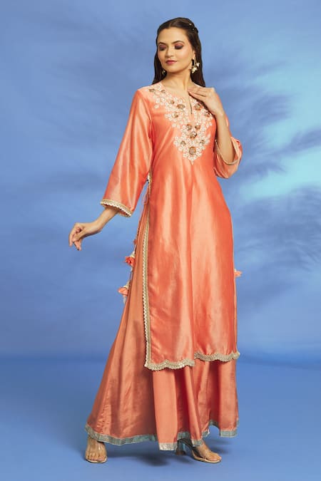 OMI Peach Silk Chanderi Hand Embroidered Mukaish Notched Yoke Tunic  5