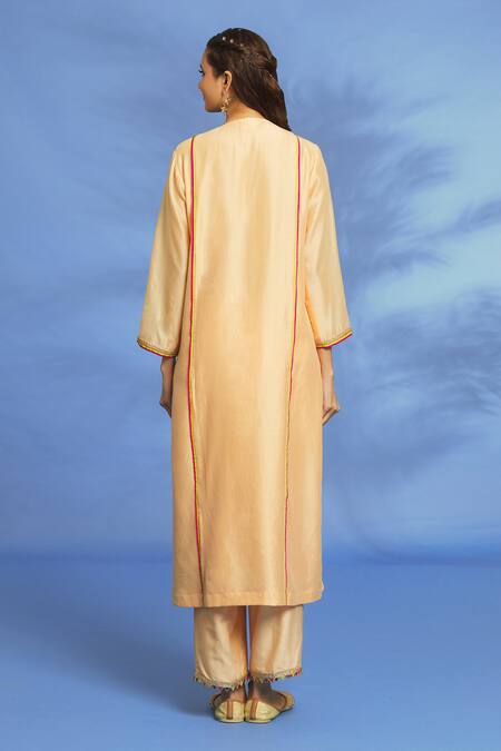 Shop OMI Peach Silk, Chanderi, Chiffon Mirrors, Embroidery Split V-neck Hand Kurta Set at Aza Fashions Shop_OMI_Peach Silk, Chanderi, Chiffon Mirrors, Embroidery Split V-neck Hand Kurta Set _at_Aza_Fashions