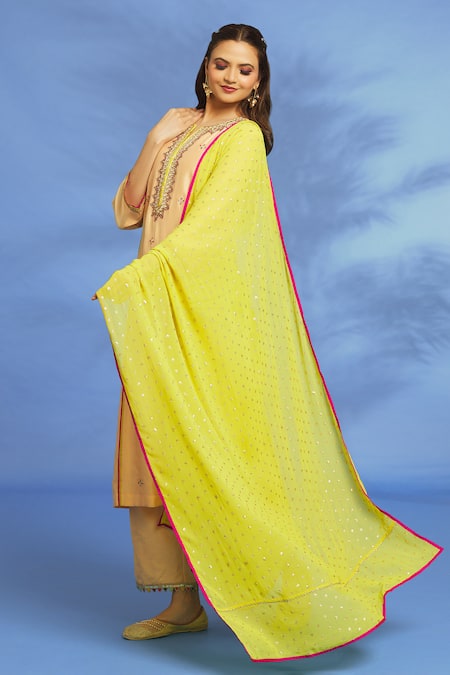 Buy OMI Peach Silk, Chanderi, Chiffon Mirrors, Embroidery Split V-neck Hand Kurta Set Online at Aza Fashions Buy_OMI_Peach Silk, Chanderi, Chiffon Mirrors, Embroidery Split V-neck Hand Kurta Set _Online_at_Aza_Fashions