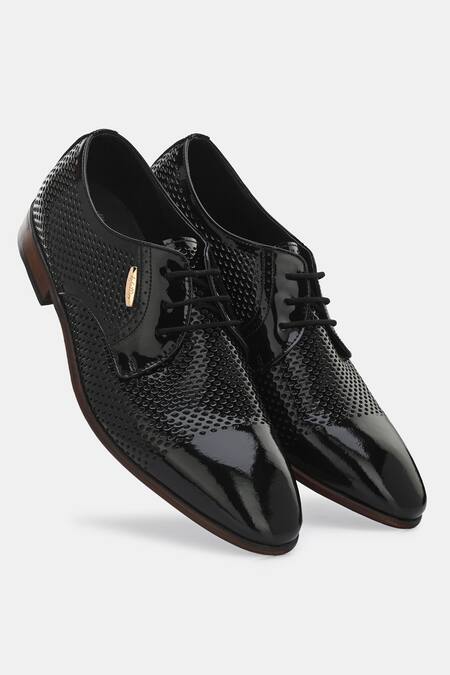 Lafattio_Black Textured Lace Up Shoes _at_Aza_Fashions