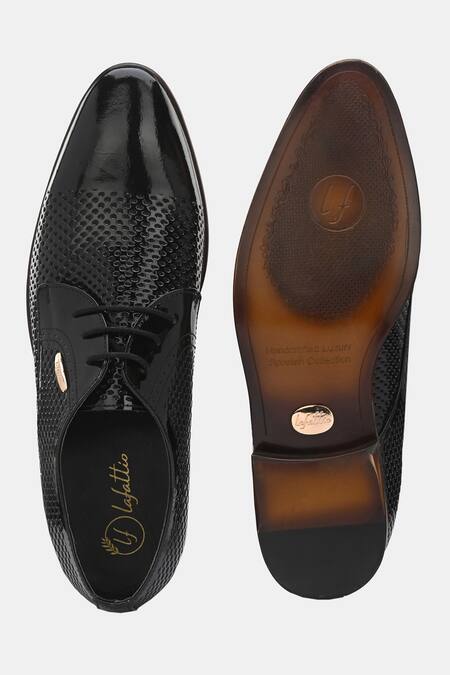 Buy_Lafattio_Black Textured Lace Up Shoes 