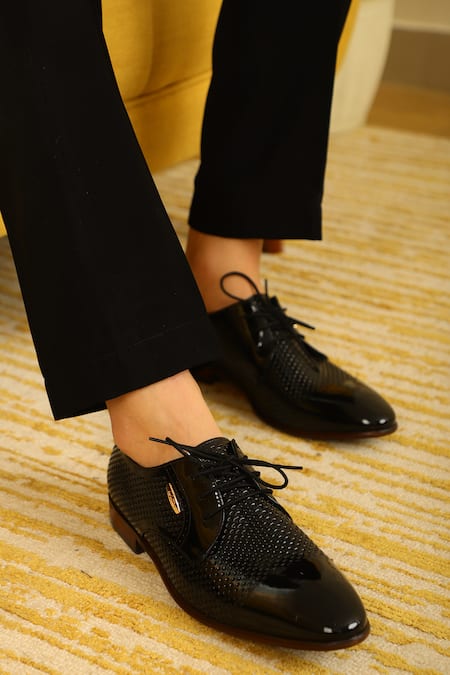 Shop_Lafattio_Black Textured Lace Up Shoes 