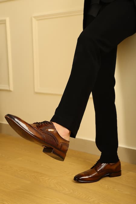 Buy_Lafattio_Brown Lace Up Textured Shoes  