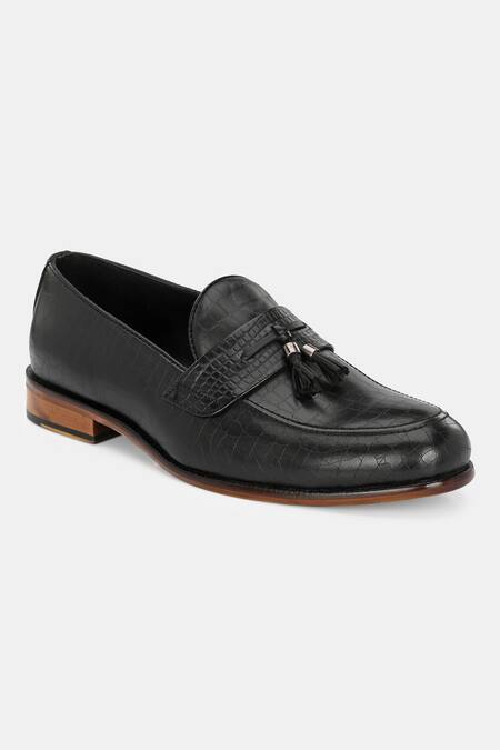 Lafattio_Black Tassels Textured Loafers _Online_at_Aza_Fashions