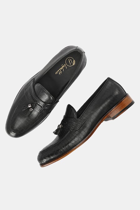 Buy_Lafattio_Black Tassels Textured Loafers 