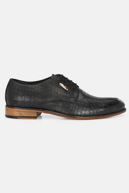 Shop_Lafattio_Black Leather Textured Formal Shoes  _Online_at_Aza_Fashions