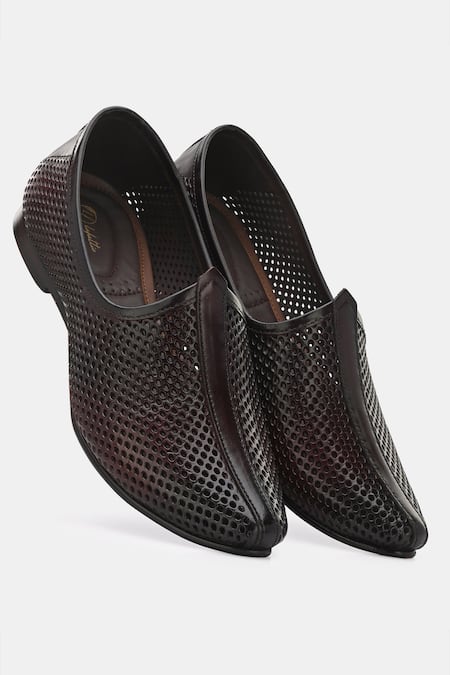 Buy_Lafattio_Brown Textured Leather Juttis _Online_at_Aza_Fashions