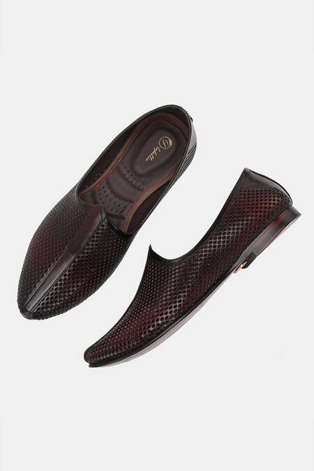 Buy_Lafattio_Brown Textured Leather Juttis 
